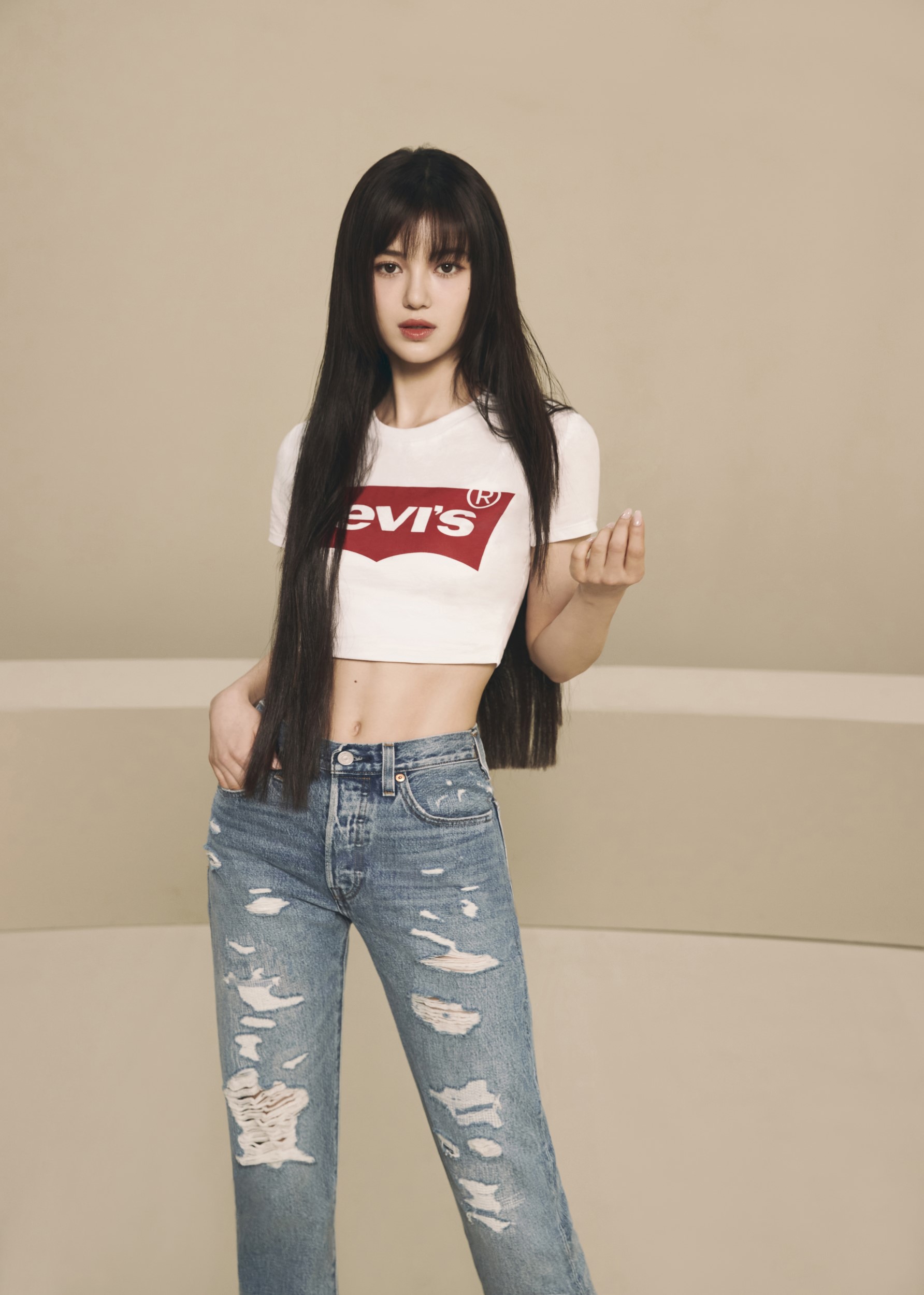 Levi’s’ın Yeni Marka Elçisi Dünyaca Ünlü K-Pop Grubu NewJeans Oluyor!
